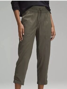 Lululemon Dance Studio Crop Pants 23” Women’s Size 4 Olive Green Unlined Stretch